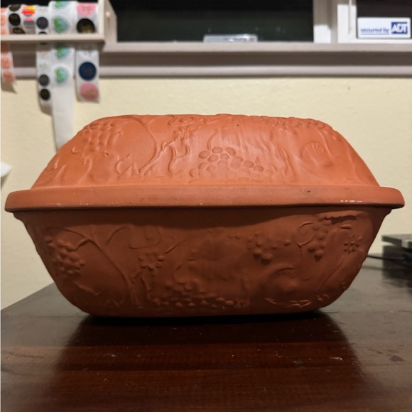 Vintage Clay Pot Cooker with Grape Pattern Design Terracotta - Picture 2 of 9